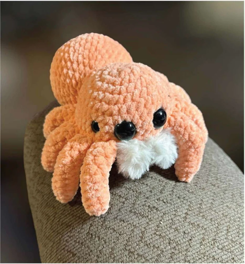 Complimentary Intermediate crochet pattern: Jumping Spider Amigurumi Pattern - Simple to follow guide
