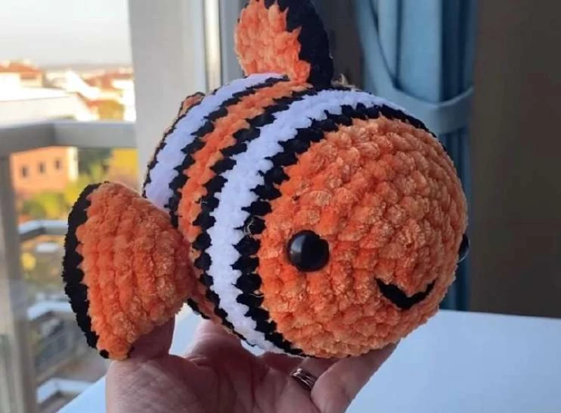 Complimentary Intermediate crochet pattern: Adorable Nemo Clown Fish Amigurumi Pattern - Simple to follow guide