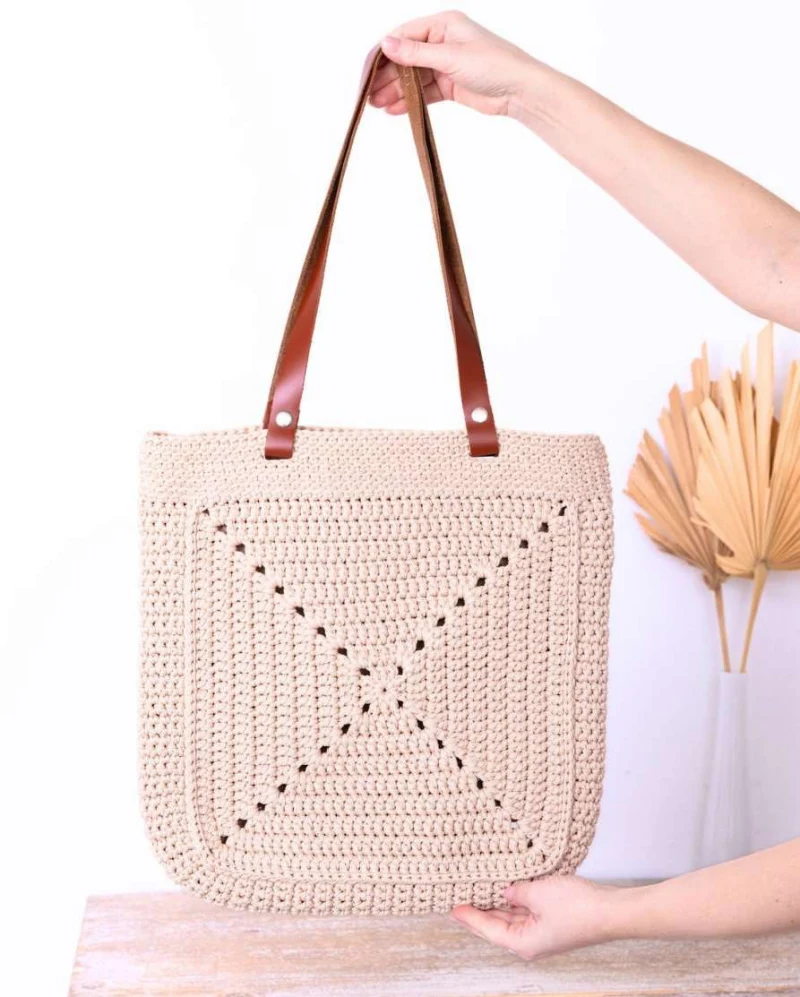 Complimentary Intermediate crochet pattern: Modern Textured Granny Square Bag Pattern - Simple to follow guide
