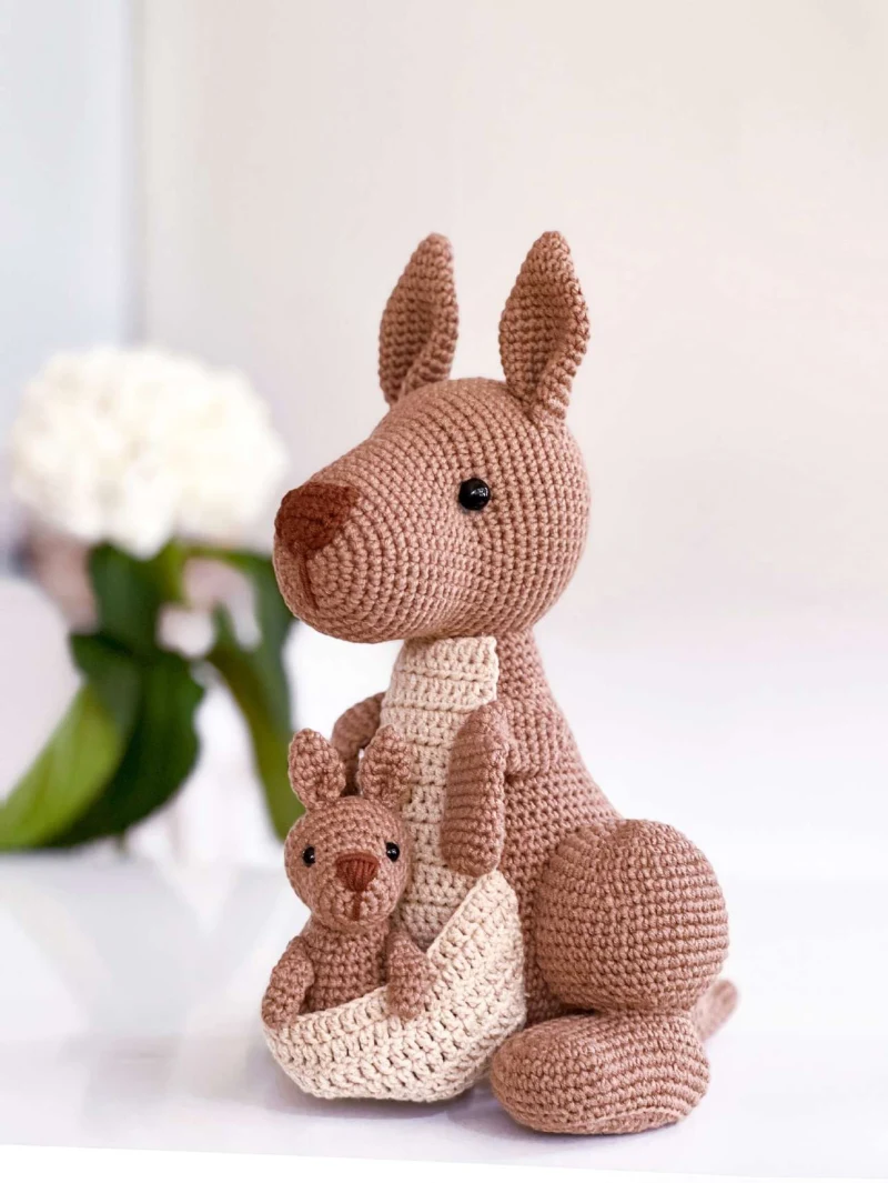 Complimentary Intermediate crochet pattern: Mommy and Baby Kangaroo Amigurumi Pattern - Simple to follow guide