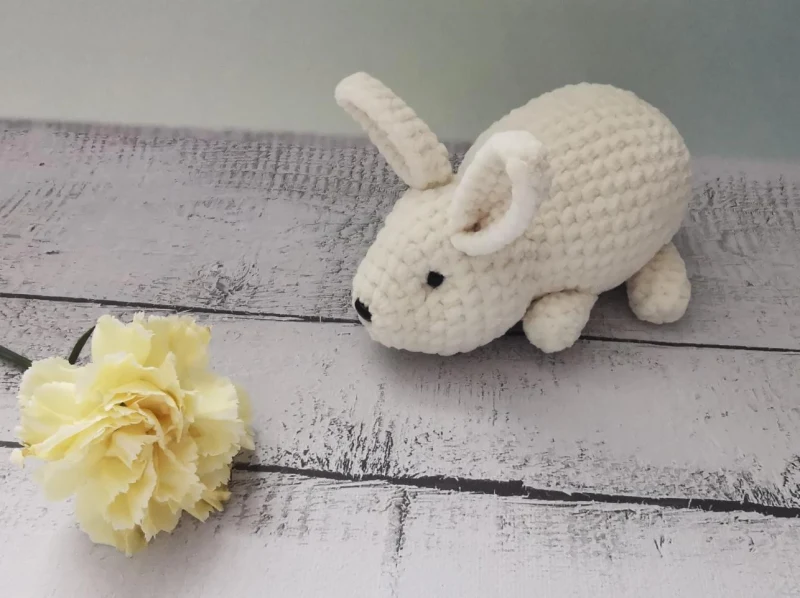 Complimentary Intermediate crochet pattern: Velvet Loaf Bunny Amigurumi Pattern - Simple to follow guide