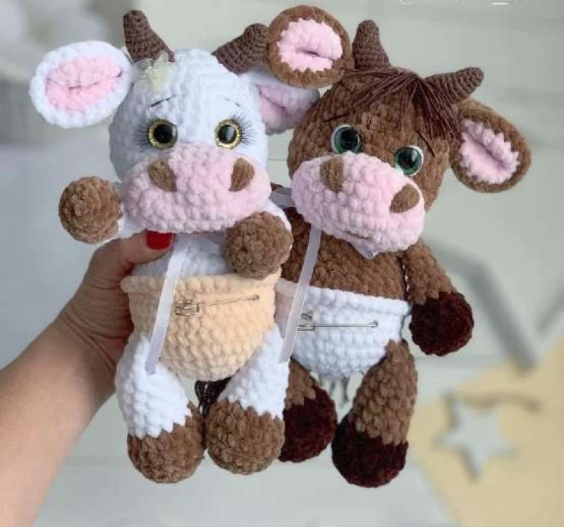 Complimentary Intermediate crochet pattern: Baby Cow and Bull Amigurumi Pattern - Simple to follow guide