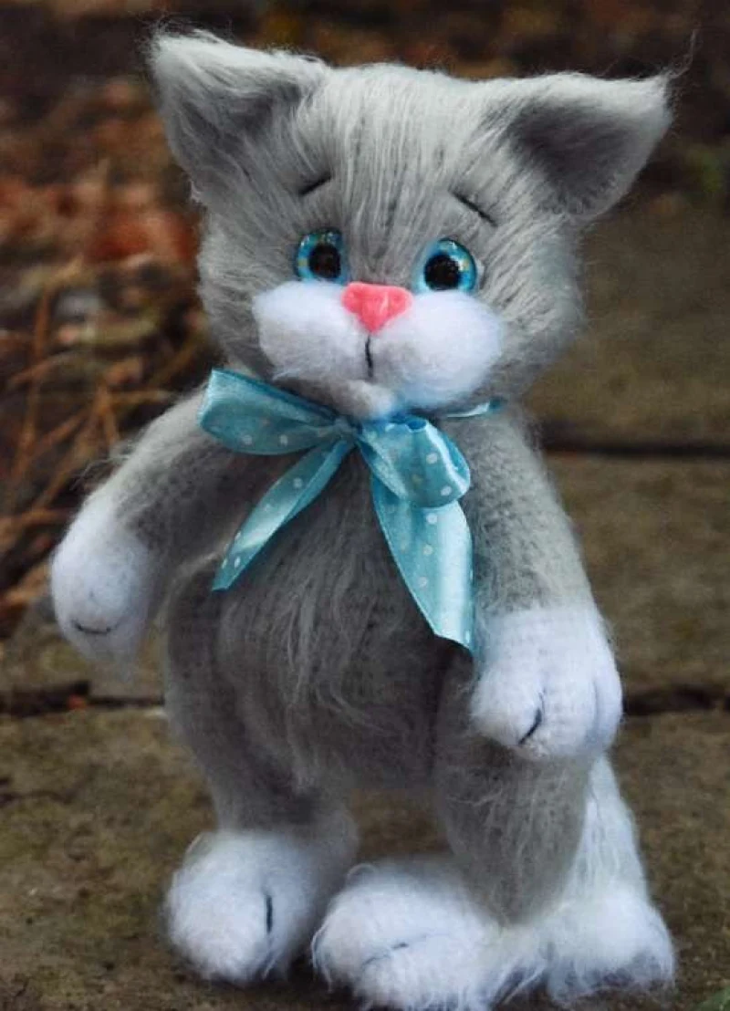 Complimentary Intermediate crochet pattern: Tishka the Fluffy Cat Amigurumi Pattern - Simple to follow guide