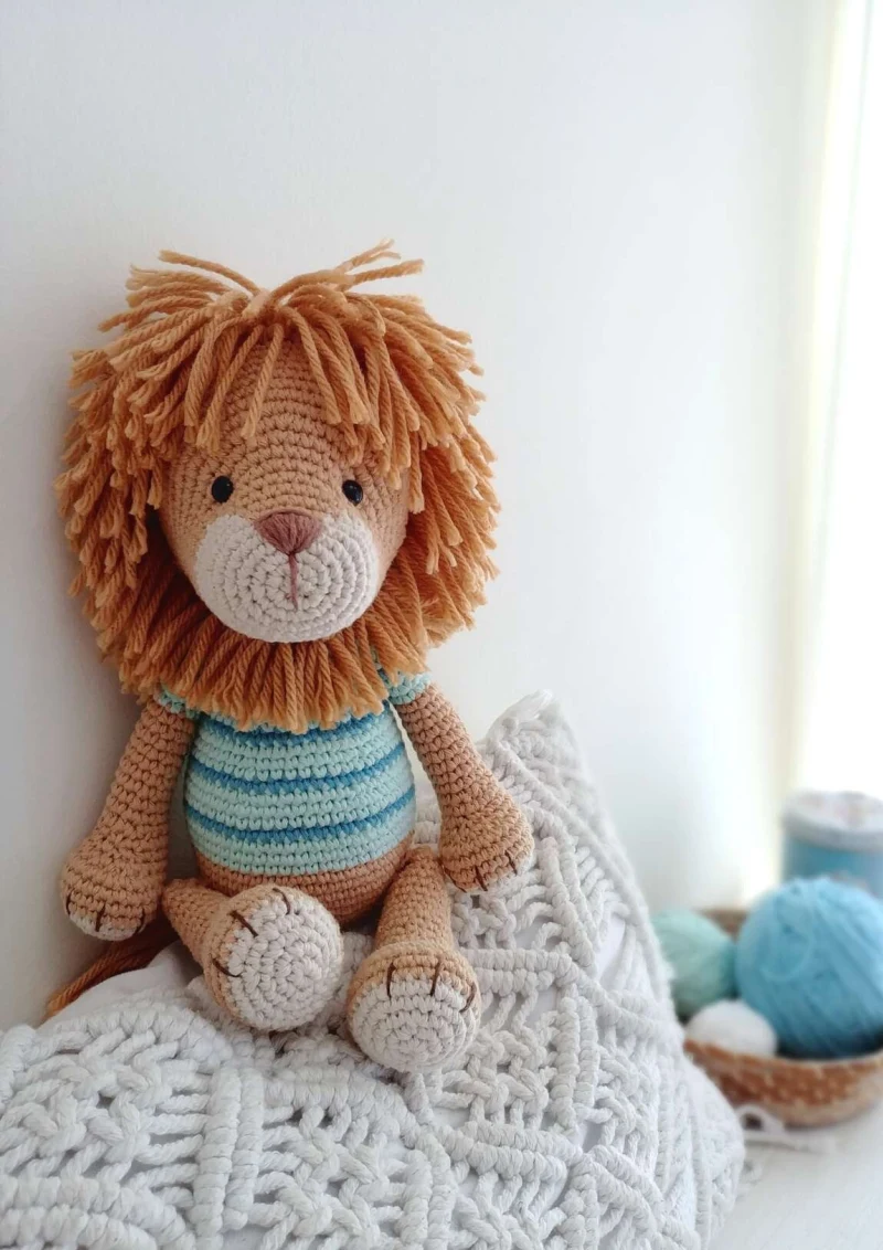 Complimentary Intermediate crochet pattern: Alan the Lion Amigurumi Pattern - Simple to follow guide