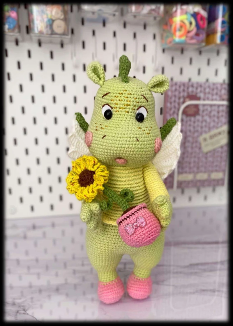 Complimentary Intermediate crochet pattern: Gretta the Dragon Amigurumi Pattern - Simple to follow guide