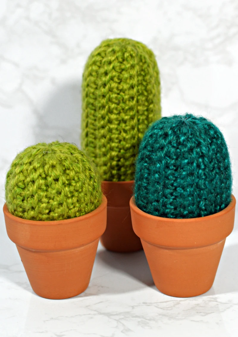 Complimentary Beginner Friendly crochet pattern: Mini Ribbed Cactus Amigurumi Pattern - Simple to follow guide