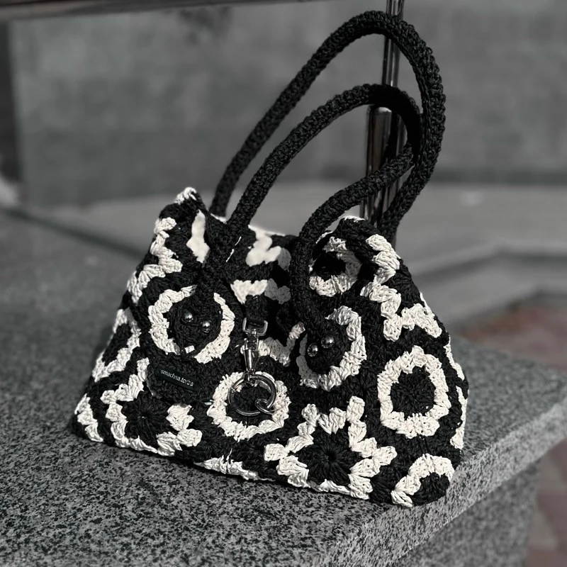 Complimentary Intermediate crochet pattern: Paris Raffia Hexagon Handbag Pattern - Simple to follow guide