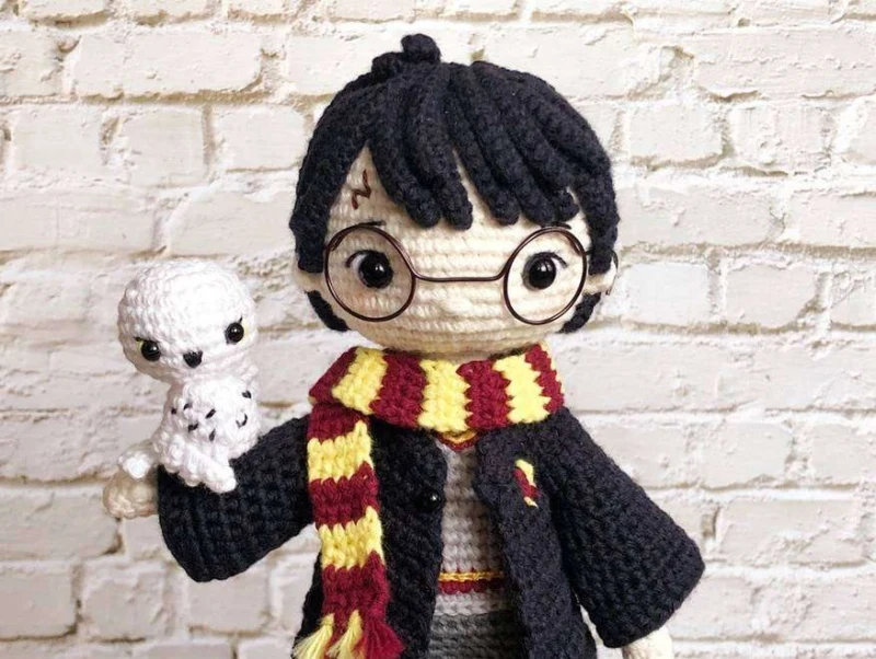 Complimentary Advanced crochet pattern: Harry Potter and Hedwig Amigurumi Pattern - Simple to follow guide