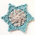 Miosotis Floral Granny Square Pattern step 3