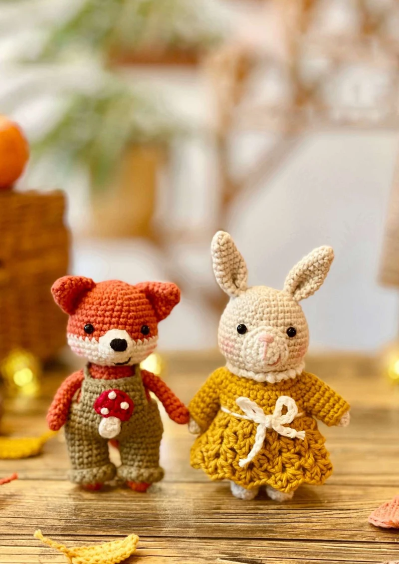 Complimentary Intermediate crochet pattern: Victor Fox & Anna Bunny Autumn Amigurumi Pattern - Simple to follow guide