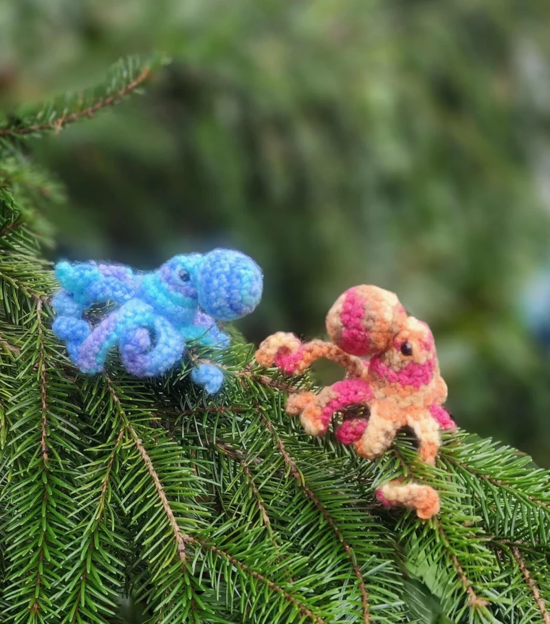 Complimentary Intermediate crochet pattern: Grumpy Mini Octopus Amigurumi Pattern - Simple to follow guide