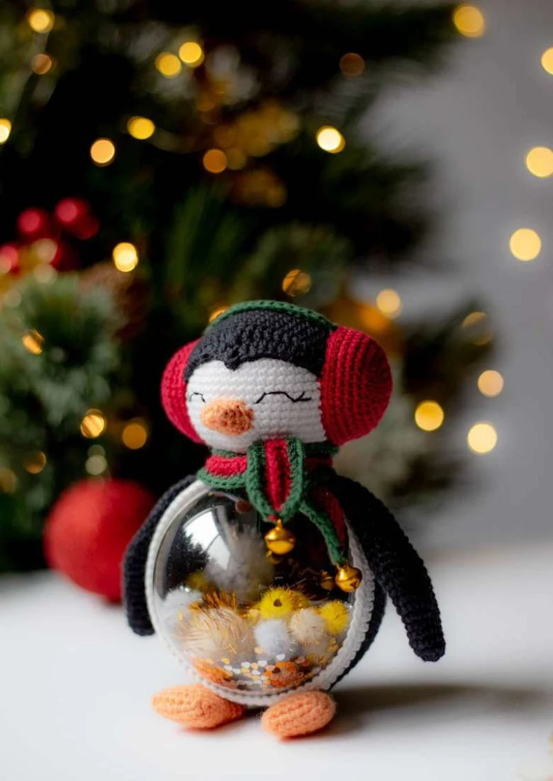 Complimentary Intermediate crochet pattern: Festive Penguin Ornament Amigurumi Pattern - Simple to follow guide