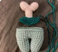 Dead Crewmate Amigurumi Pattern step 4