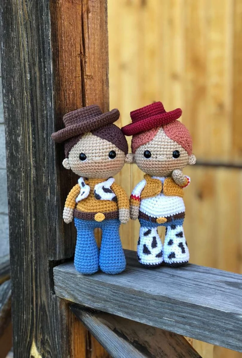 Complimentary Intermediate crochet pattern: Jessy and Woody Toy Story Amigurumi Pattern - Simple to follow guide