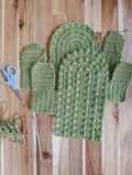 Desert Blossom Crochet Cactus Pillow Pattern step 4