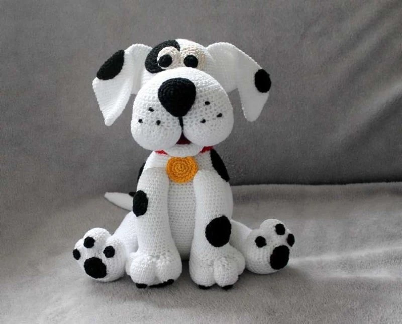 Complimentary Advanced crochet pattern: Dotty the Dalmatian Dog Amigurumi Pattern - Simple to follow guide