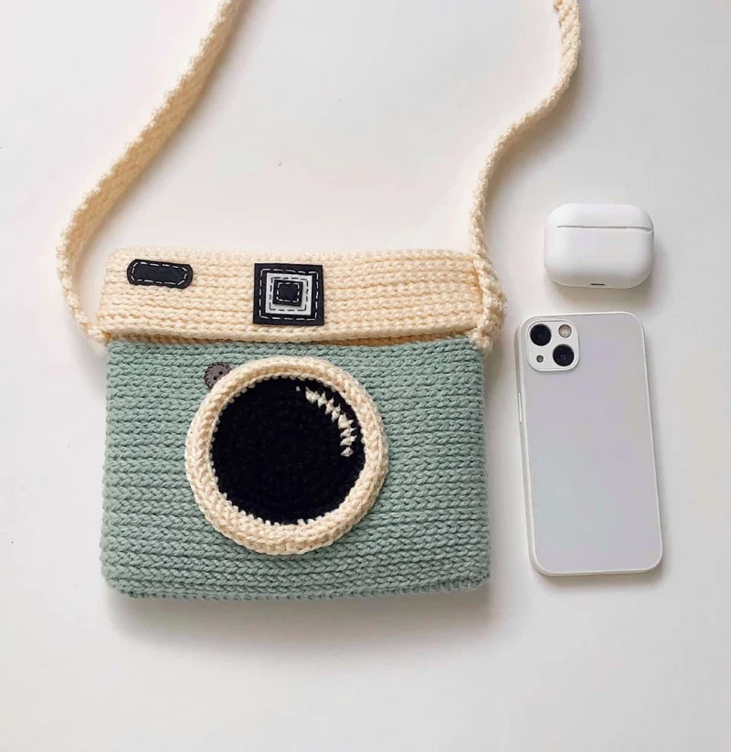 Complimentary Intermediate crochet pattern: The Camera Crochet Bag & Purse Pattern - Simple to follow guide