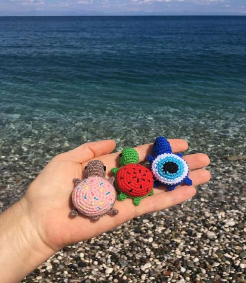 Complimentary Intermediate crochet pattern: Mini Turtle Amigurumi Pattern - Simple to follow guide