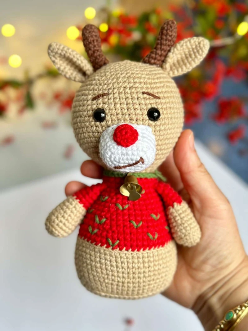 Complimentary Intermediate crochet pattern: Baby Deer Reindeer Amigurumi Pattern - Simple to follow guide