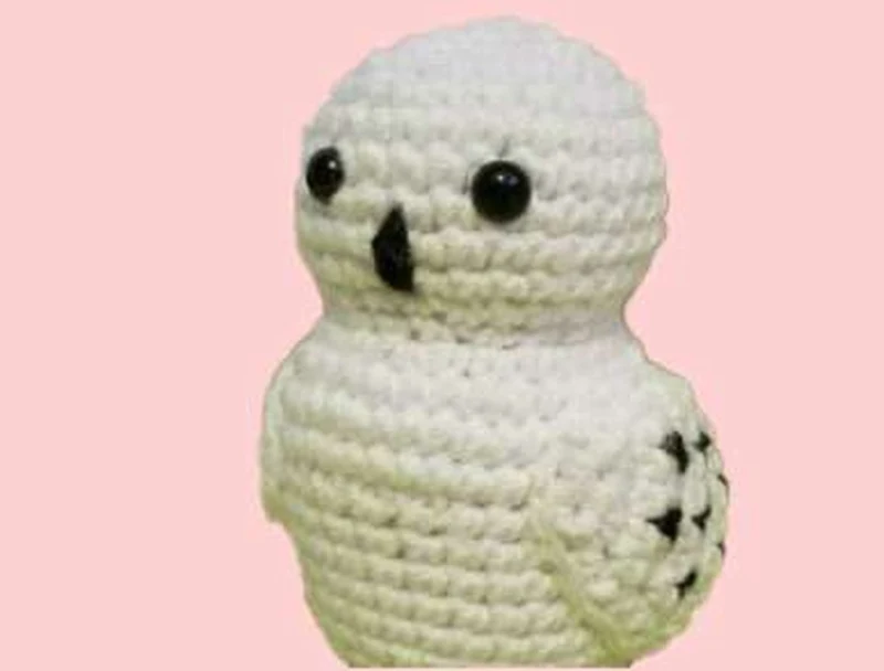 Complimentary Intermediate crochet pattern: Hedwig the Snowy Owl Amigurumi Pattern - Simple to follow guide